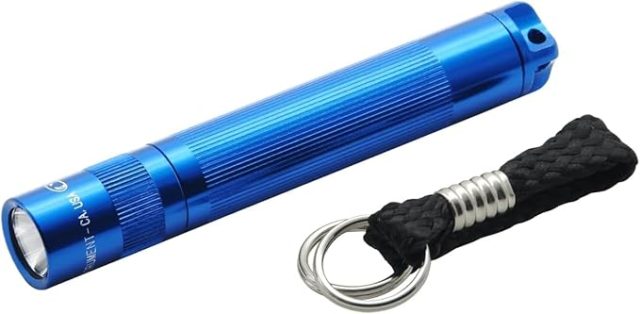 Maglite Solitaire Incandescent 1-Cell AAA Flashlight Blue